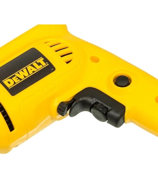 Дрель безударная сетевая DeWalt 550 Вт. DWD014