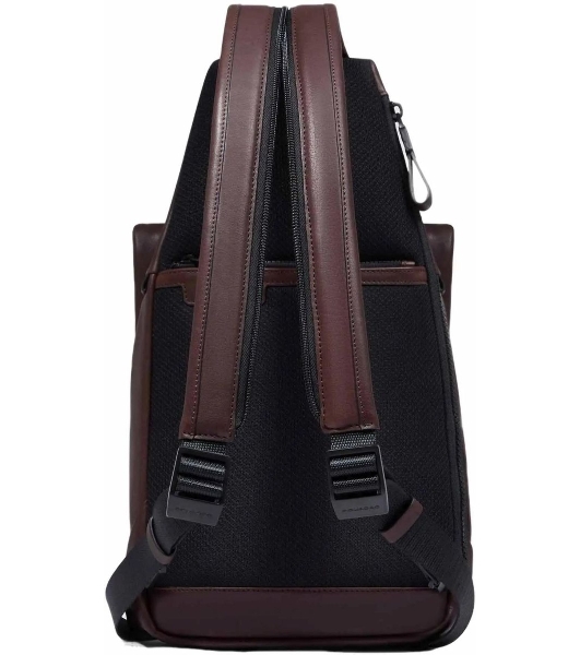 Рюкзак слинг Piquadro Harper CA6784AP/TM коричневый кожа