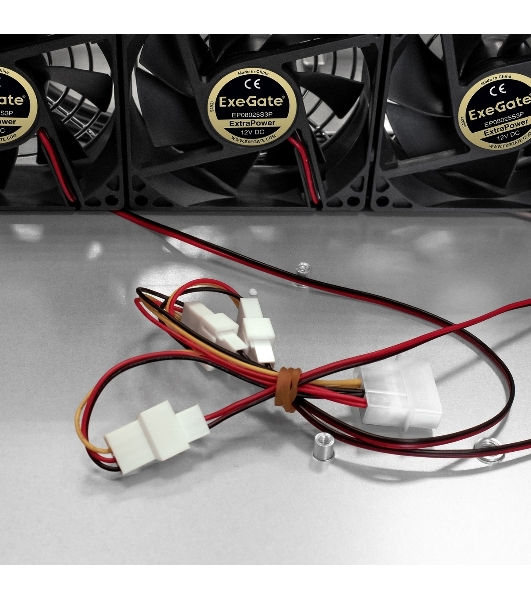 Серверный корпус ExeGate Pro 2U660-HS06 (RM 19', высота 2U, глубина 660, БП 500ADS, 6xHotSwap, USB)