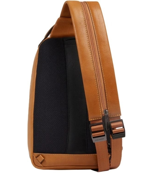 Рюкзак слинг мужской Piquadro Solm CA7028S141/BE песочный кожа