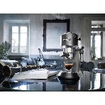 Кофеваркa рожковая DeLonghi EC 685 BK черный, исп. кофе - молотый/чалды, 1.1 л, 1350 Вт, 15 бар, фото2