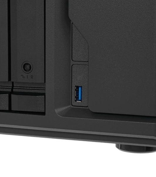 Сетевое хранилище SMB QNAP TS-1655-8G NAS 16-Bay (12x 3.5'/2.5' HDD/SSD bays + 4x 2.5' SSD bays + 2x M.2 2280 SATA slots), Intel Atom C5125 8-core processor, 2.8GHz, 8 Gb DDR4 (1 x 8 GB) up to 128 Gb (4 x 32 GB), 2x 2.5 GbE BASE-T