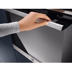Встраиваемый духовой шкаф Electrolux COF6P76BX, Духовой шкаф электрический с конвекцией, объем 65 л, утапливаемые переключатели, 9 режимов, автопрограммы, очистка пиролитическая, 3 стекла в дверце, направляющие проволочные + телескопические (1 уровень), фото3