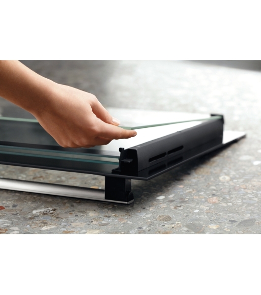 Встраиваемый духовой шкаф Electrolux COF6P76BX, Духовой шкаф электрический с конвекцией, объем 65 л, утапливаемые переключатели, 9 режимов, автопрограммы, очистка пиролитическая, 3 стекла в дверце, направляющие проволочные + телескопические (1 уровень)