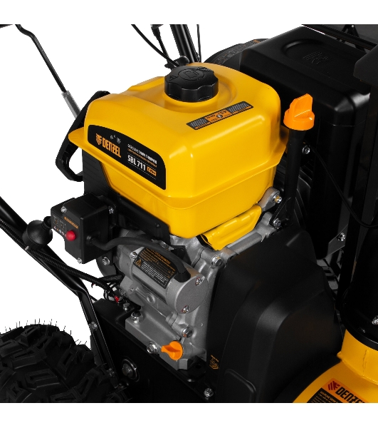 Бензиновая снегоуборочная машина Denzel SBL 711D PRO, 302cc, эл.старт, фара, обогрев, блок. дифф.