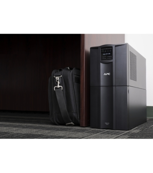 Источник бесперебойного питания APC Smart-UPS SMT3000IC/3000 ВА/2700 Вт/8 x IEC 320 C13 (компьютерный), 1 x IEC 320 C19
