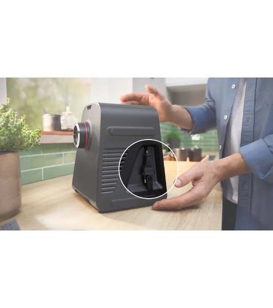 Мясорубка электрическая Bosch MFWS440B черный, 1900 Вт, 2.5 кг/мин, реверс, защита от перегрузки, насадки - 7