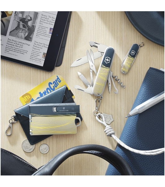Нож перочинный Victorinox Companion New York Style (1.3909.E223) 91мм 16функц. зеленый с чехлом подар.коробка