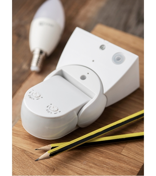 Датчик движения микроволновый MW-704 1200Вт 180гр. до 15м IP65 бел. PROxima EKF dd-mw-704