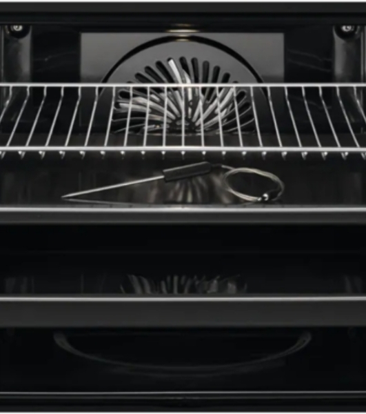 Встраиваемый духовой шкаф Electrolux EOE9P3XT электрический с конвекцией, объем 72 л, 17 режимов, очистка паровая, 3 стекла в дверце, направляющие проволочные + телескопические (1 уровень),черное стекло и черный матовый,термозонд