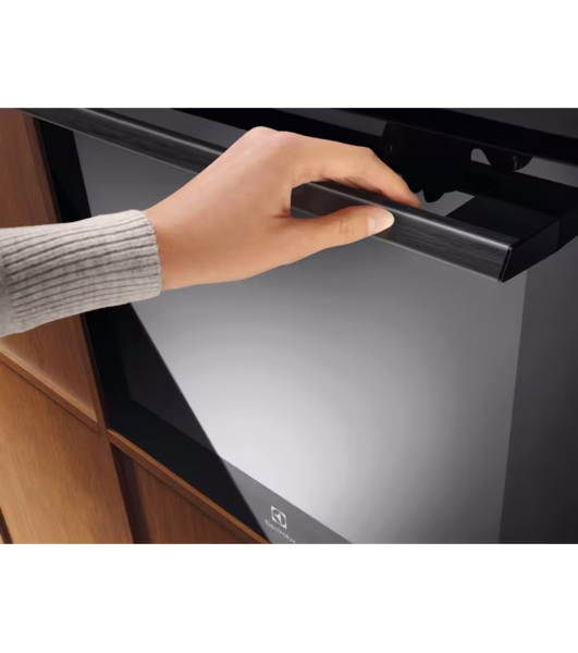 Встраиваемый духовой шкаф Electrolux EOF5H50BZ, Духовой шкаф электрический с конвекцией, приготовление на пару, объем 65 л, 8 режимов, очистка каталитическая, 2 стекла в дверце, направляющие проволочные, черный