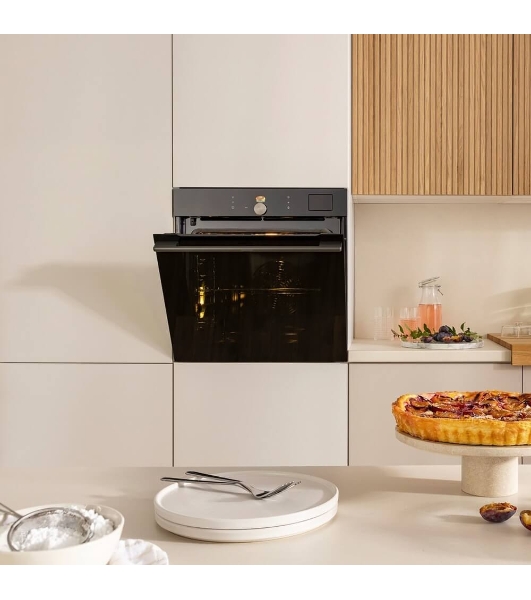 Встраиваемая электрическая духовка Gorenje BP6138B, объем 77 л, макс. температура 320 градусов, сенсорное/поворотное управление, Wi-Fi, пиролитическая очистка, телескопические направляющие на одном уровне, термощуп, AirFry, автоматические программы, динамическая система охлаждения, многоуровневое приготовление, PerfectGrill, энергоэффективность А+, черный