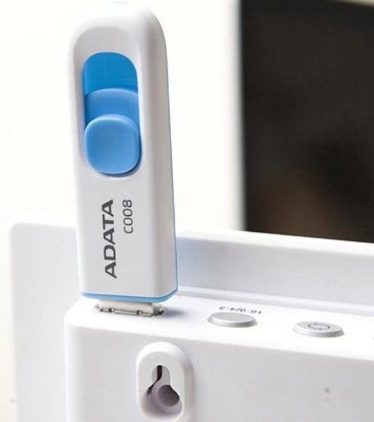 Флешка USB ADATA C008 (AC008-32G-RWE), 32Gb, USB 2.0, R/W 15/5, белый/синий