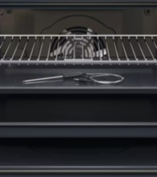 Духовой шкаф электрический Electrolux EOD6F77WZ черный