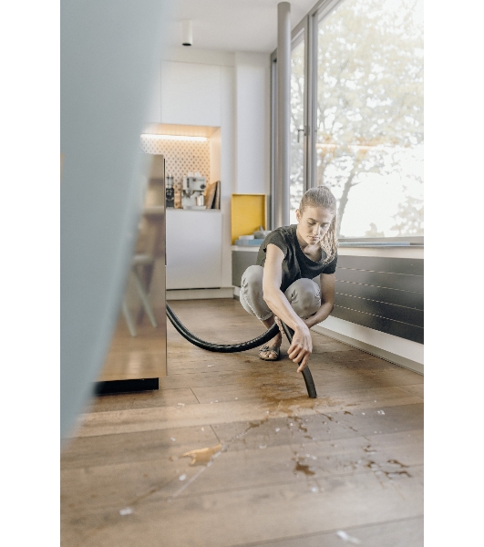 Строительный пылесос Karcher WD 3 S V-17/4/20 желтый, 1000 Вт, уборка сухая/сбор воды, пылесборник мешок/контейнер, 17 л