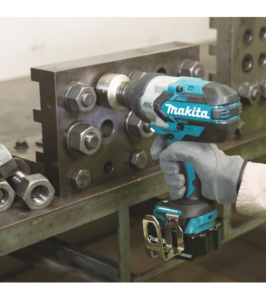 Гайковерт акк MAKITA DTW1002Zб\щ, 18В, Li-ion, 2200 у\м, 1000Нм, кв 1\2', М12-М30