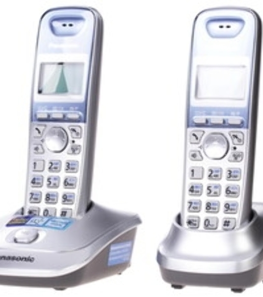 Телефон беспроводной (DECT) Panasonic KX-TG2512RUS (серебристый) Доп трубка в комплекте,АОН, Caller ID,спикерфон на трубке,полифония