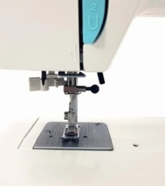 Швейная машина Janome Excellent Stitch 23 белый